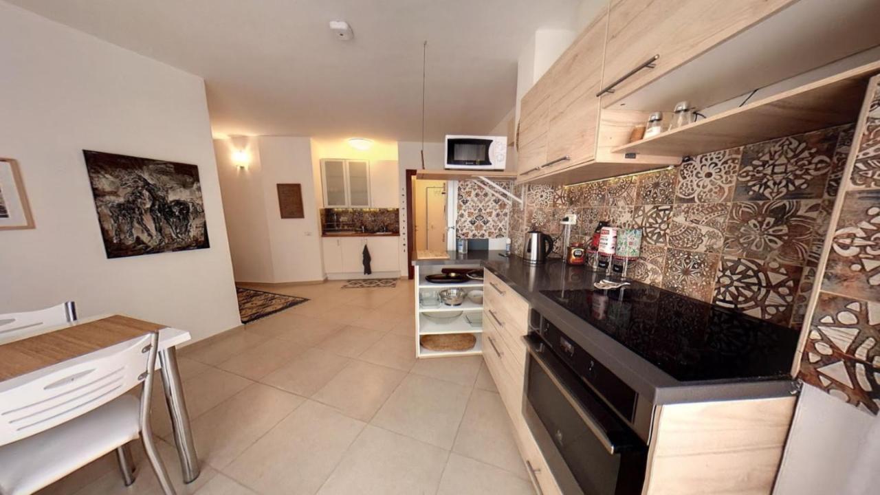 בית האומנים Artist Home ネヴェ・イラン エクステリア 写真
