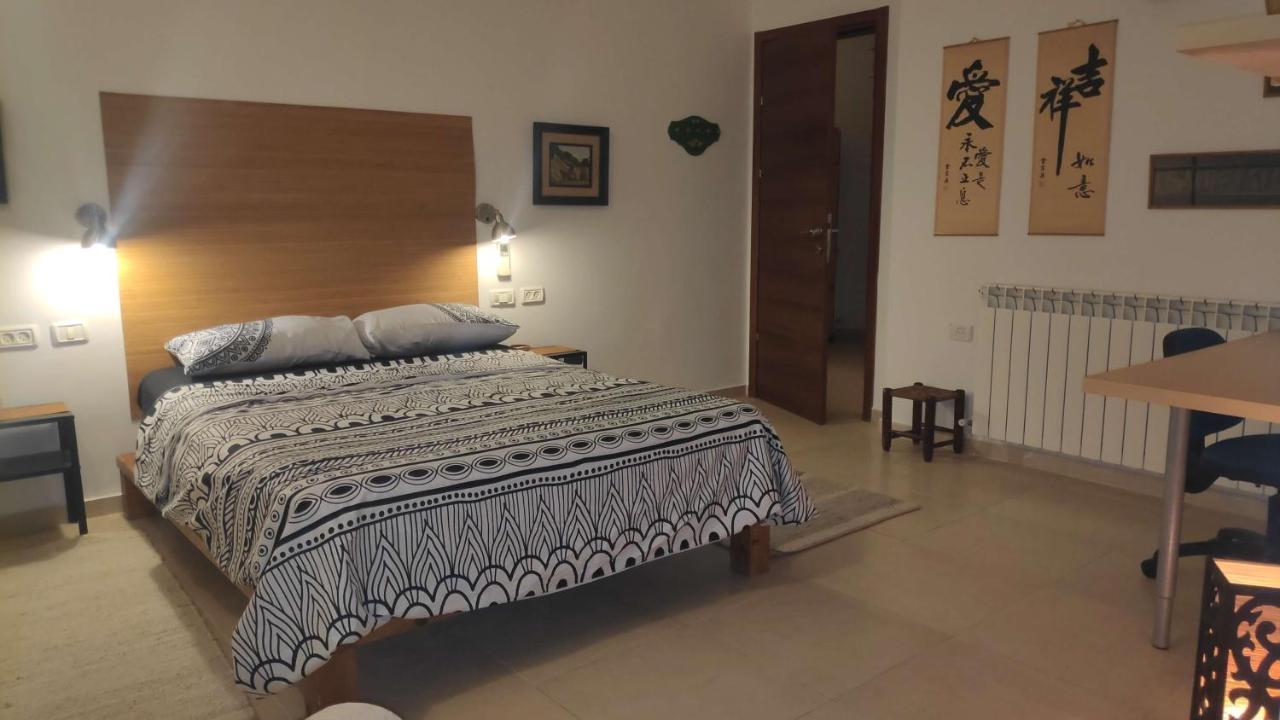 בית האומנים Artist Home ネヴェ・イラン エクステリア 写真